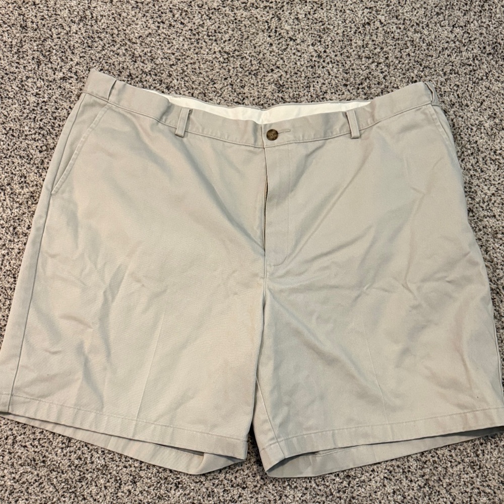 LLBean Wrinkle-Free Double L Chino Tan 44w Comfort Waist 8” Shorts - Picture 6 of 8
